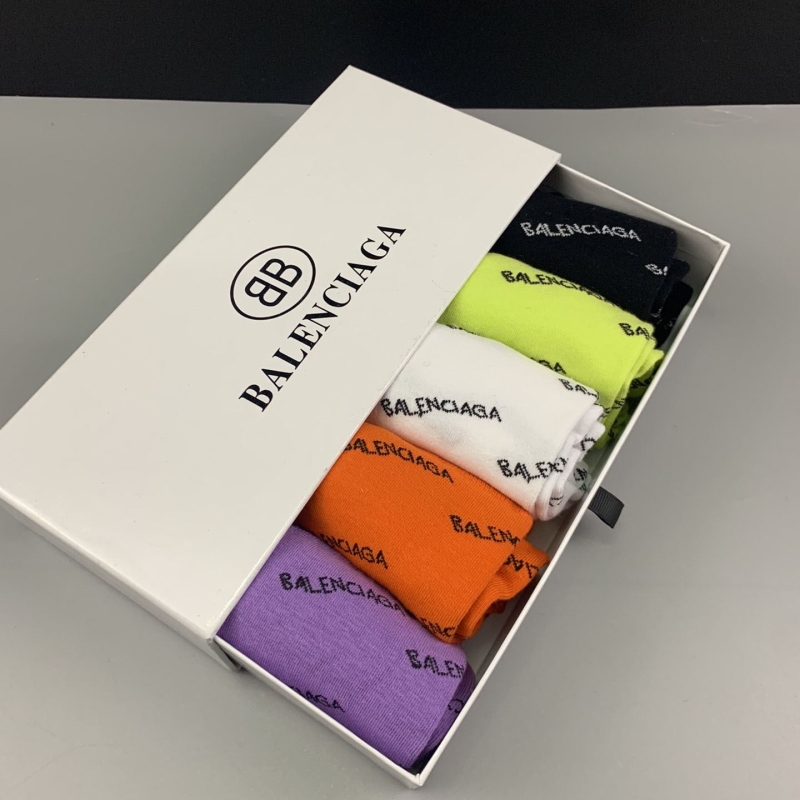 Ba*len*cia*ga socks